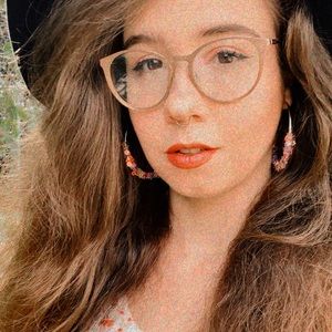 Meet your Posher, Genevieve